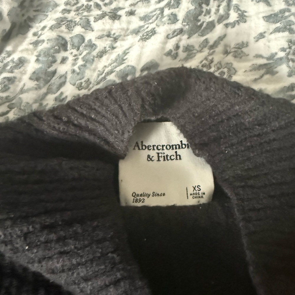 Abercrombie & Fitch Charcoal Ribbed Sweater